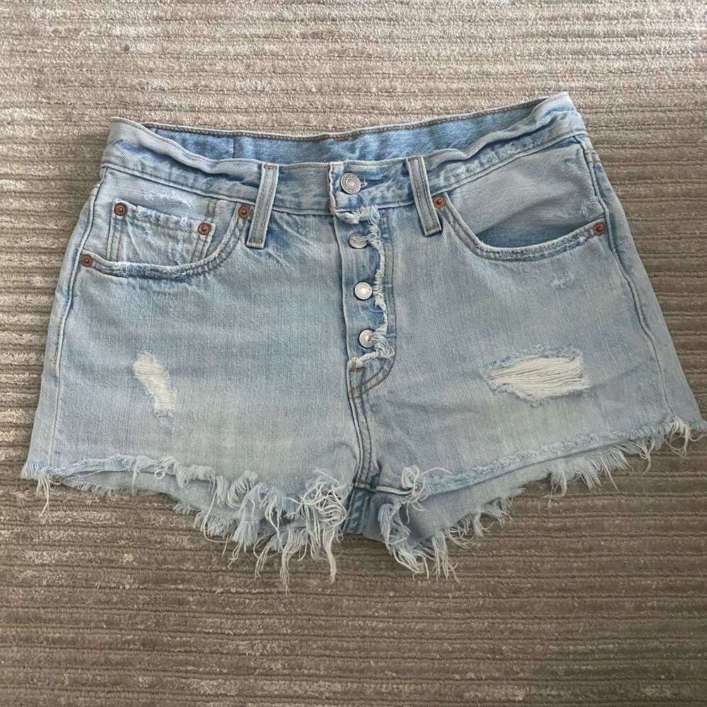 Levi’s Denim Shorts 501 light blue W27